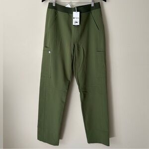 NWT Figs Axim 2.0 Cargo Scrub Pants in Dark Olive Green Size X-Small
